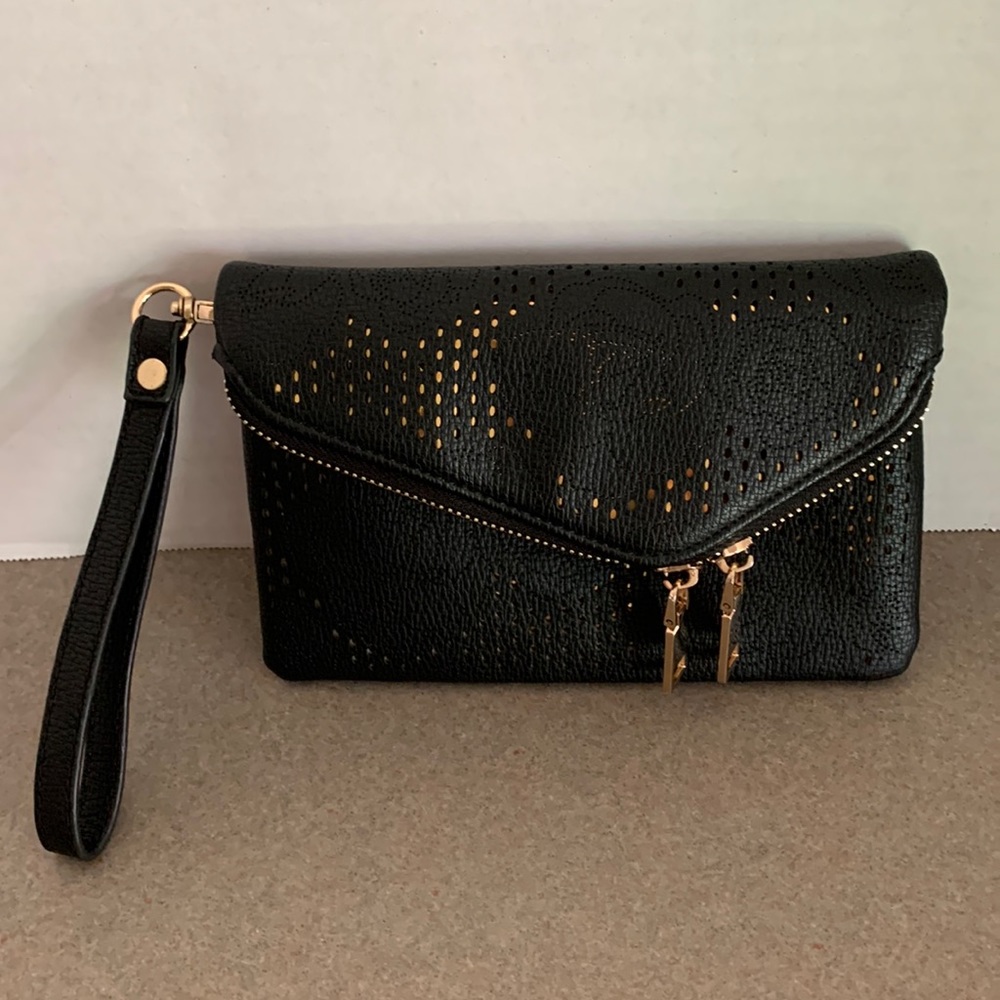 Urban Expressions Wristlet